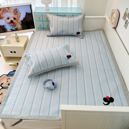 91家纺网 家纺一手货源 找家纺 昔可家纺 2024新款印花绣花冰丝席平席款 蓝条小象