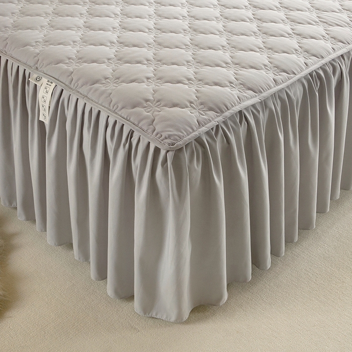 91家纺网 家纺一手货源 找家纺 忘忧草 2024新款亲肤磨毛夹棉床裙 佳人-绅士灰