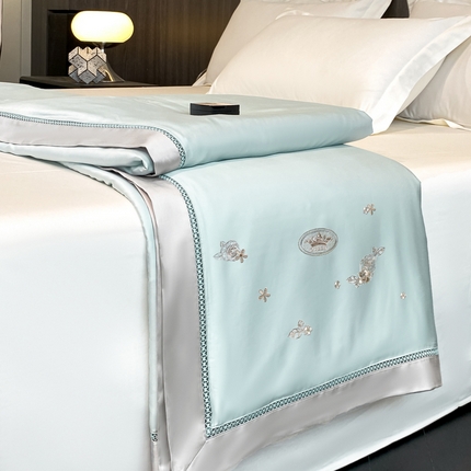 91家纺网 家纺一手货源 找家纺 （总）歌历斯家纺 2024新款亲肤舒适60S天丝简约款夏被 