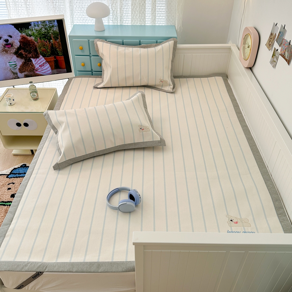 91家纺网 家纺一手货源 找家纺 昔可家纺 2024新款印花绣花冰丝席平席款 开心蝴蝶结狗