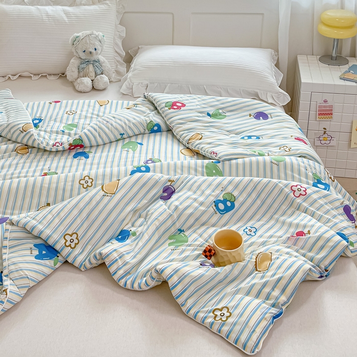 91家纺网 家纺一手货源 找家纺 吉祥家纺 2024新款凉感丝印花夏被 三色字母