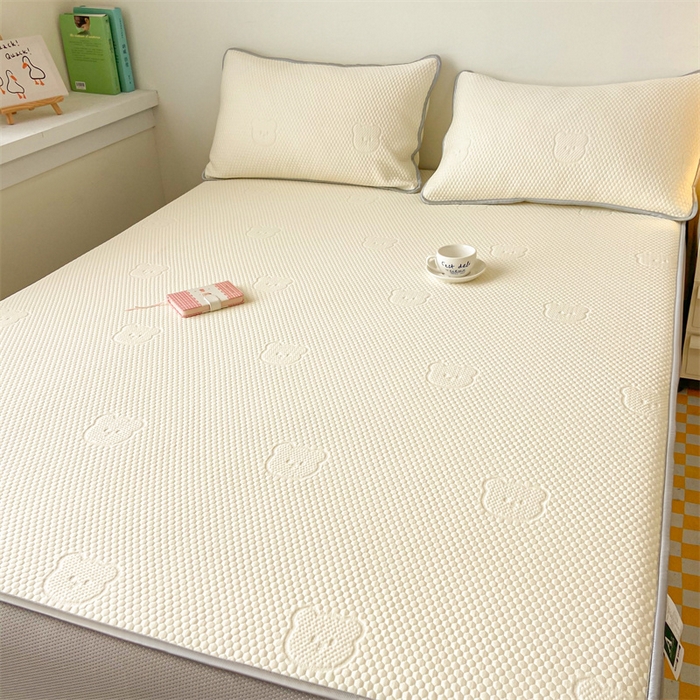 91家纺网 家纺一手货源 找家纺 吉象家纺 2024新款凉豆豆凉感软席凉席 小熊象牙白