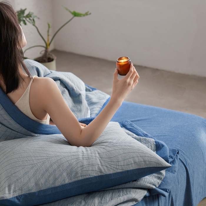 91家纺网 家纺一手货源 找家纺 2024新款色织双层纱提花波浪三系列夏被及夏被四件套--乱纹波浪 乱纹-深蓝