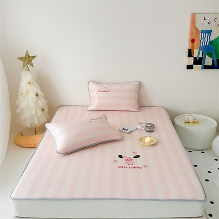 珺柔家纺 2024新款A类刺绣冰柔丝软凉席 草莓猪猪