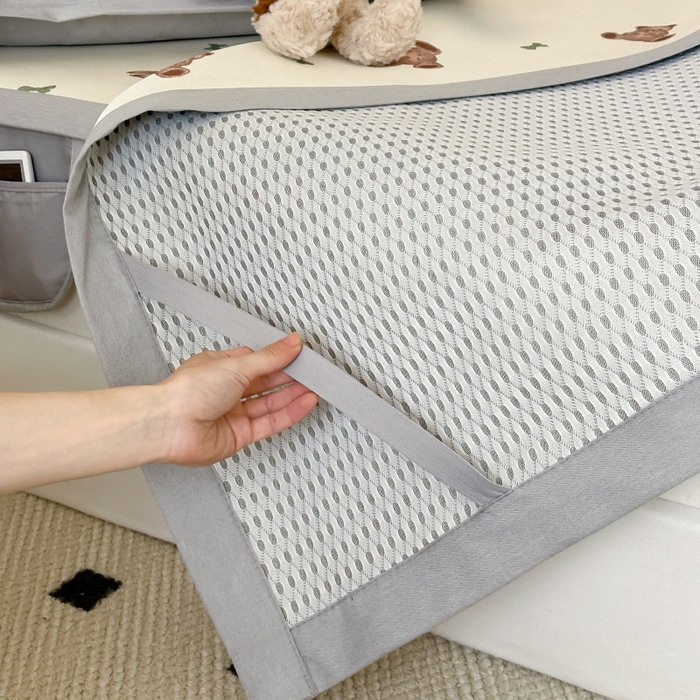 91家纺网 家纺一手货源 找家纺 圆岛 2024新款A类900D萌宠系列冰丝养生席 咖啡小熊