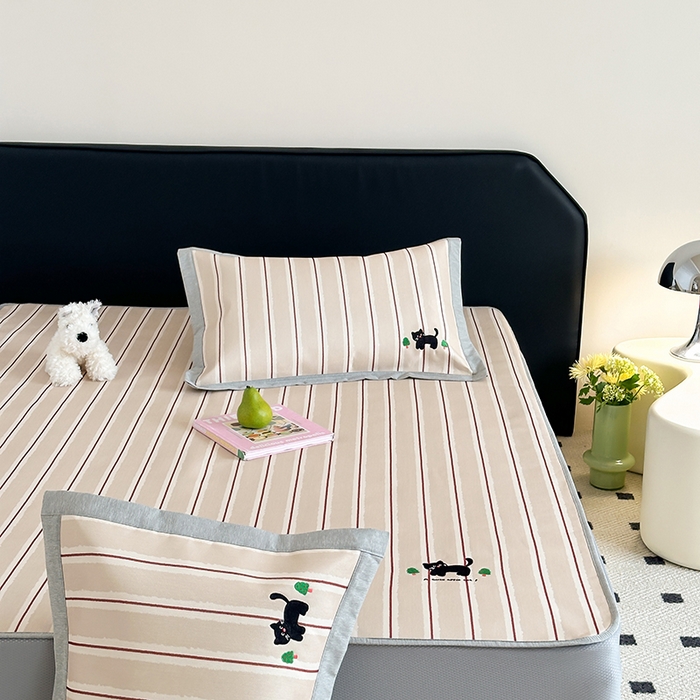 91家纺网 家纺一手货源 找家纺 昔可家纺 2024新款数码印花刺绣床笠款冰丝席 条纹猫咪