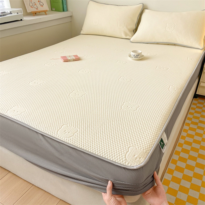 91家纺网 家纺一手货源 找家纺 吉象家纺 2024新款凉豆豆凉感软席凉席 小熊象牙白