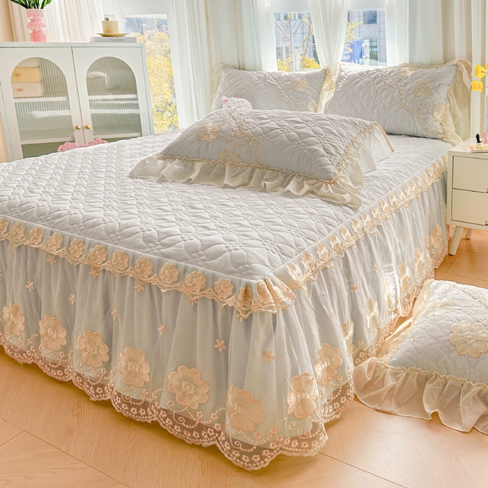 91家纺网 家纺一手货源 找家纺 罗艺轩 2024新款公主风水洗棉夹棉床裙款四件套-浪漫满屋床 浪漫满屋-迷雾灰