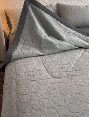 91家纺网 家纺一手货源 找家纺 安莱生活 2024色织双层纱提花波浪三系列夏被及夏被四件套--斜纹波兰 斜纹-深灰