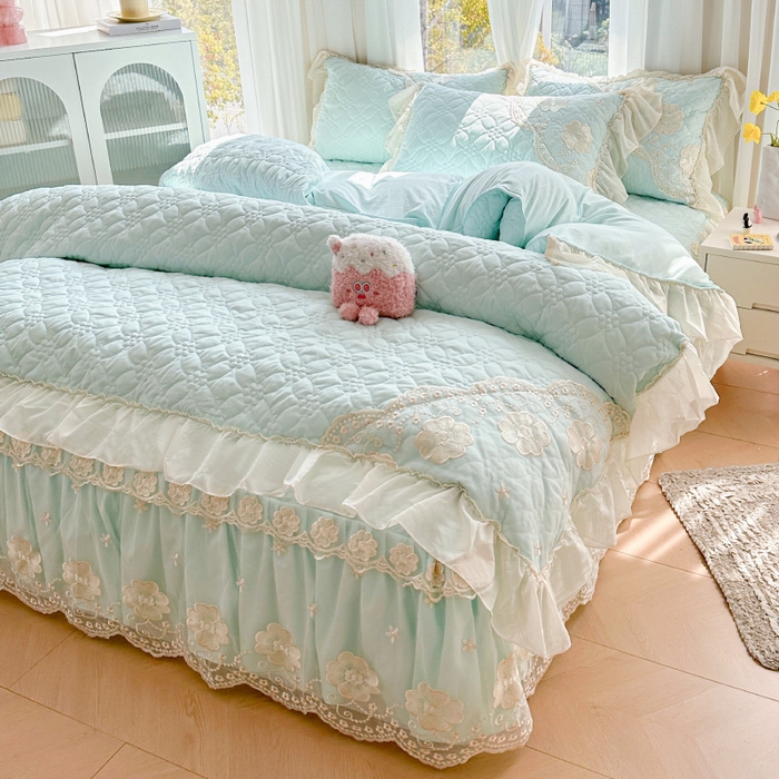 91家纺网 家纺一手货源 找家纺 罗艺轩 2024新款公主风水洗棉夹棉床裙款四件套-浪漫满屋床 浪漫满屋-海盐蓝