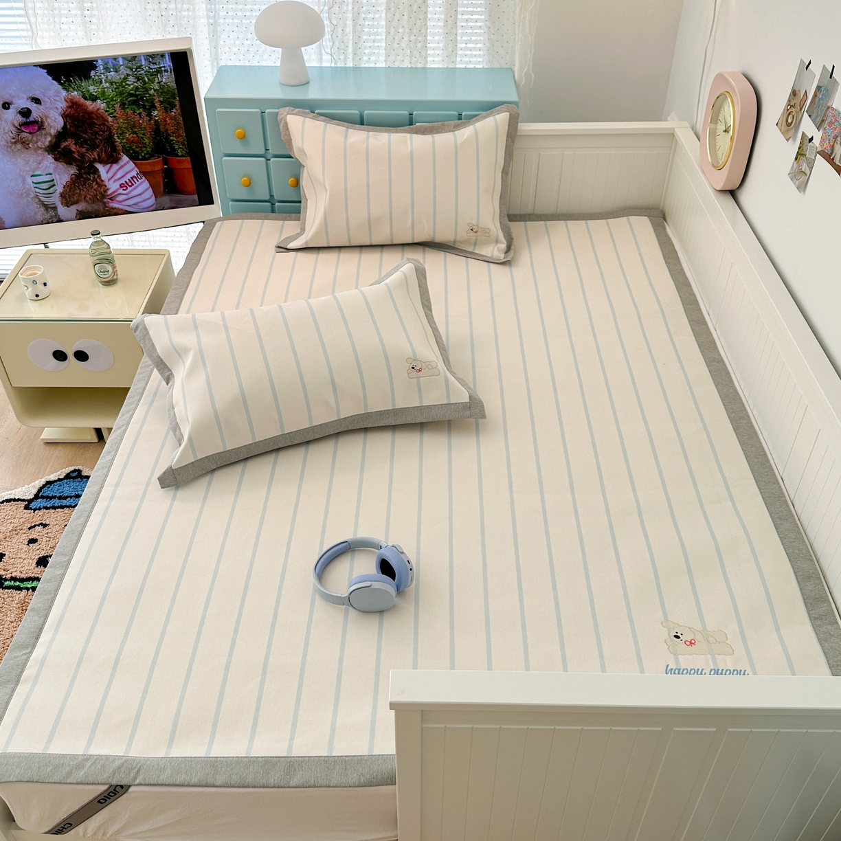 91家纺网 家纺一手货源 找家纺 昔可家纺 2024新款印花绣花冰丝席平席款 开心蝴蝶结狗