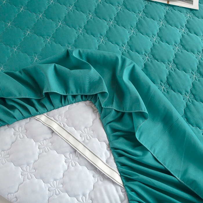 91家纺网 家纺一手货源 找家纺 忘忧草 2024新款亲肤磨毛夹棉床裙 佳人-祖母绿