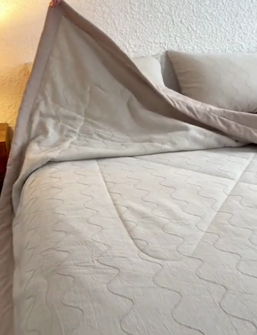 91家纺网 家纺一手货源 找家纺 安莱生活 2024色新款织双层纱提花波浪三系列夏被及夏被四件套--竖纹波浪 竖纹-卡其