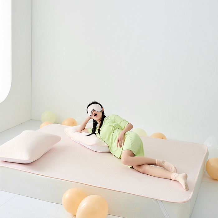 91家纺网 家纺一手货源 找家纺 LADYCOCO 2025新款凉感单品系列-三明治凉席 席子-空镜-粉