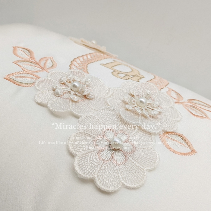 91家纺网 家纺一手货源 找家纺 （总）澜屿 24款禅丝高精密珍珠花朵小腰枕