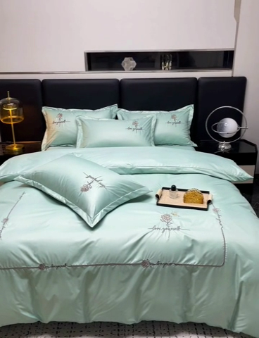 91家纺网 家纺一手货源 找家纺 宜家坊 2024春夏新品水洗天丝棉轻奢刺绣四件套水洗真丝冰丝-芸伊 绿