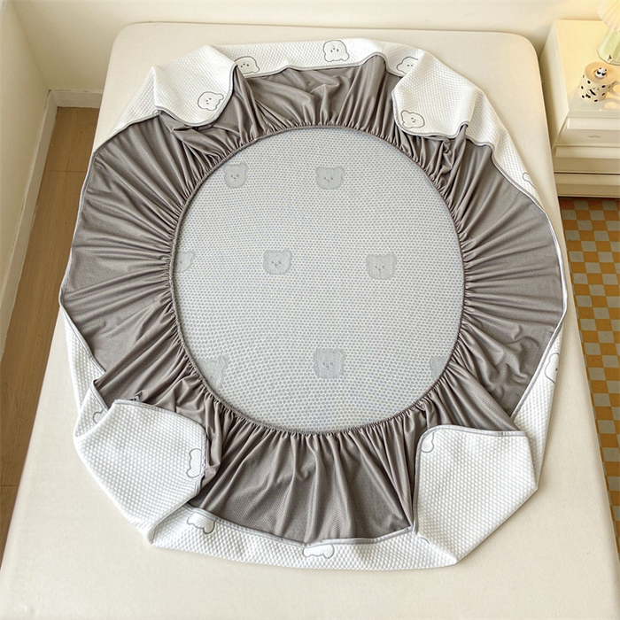 91家纺网 家纺一手货源 找家纺 吉象家纺 2024新款凉豆豆凉感软席凉席 白底小灰熊