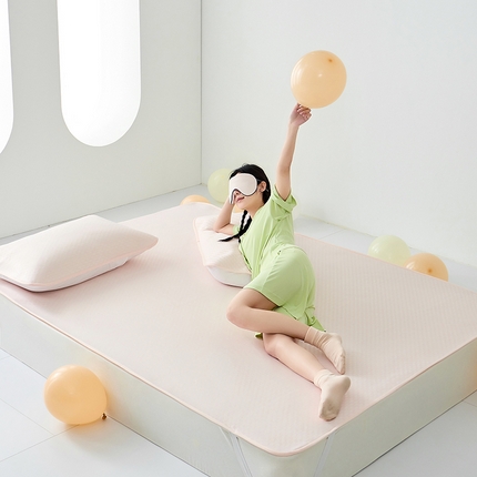 LADYCOCO 2025新款凉感单品系列-三明治凉席 席子-空镜-粉