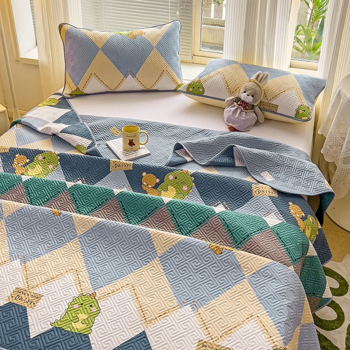 91家纺网 家纺一手货源 找家纺 羽爱家纺 2025新款A类双面全棉印花床盖套件 菱形恐龙