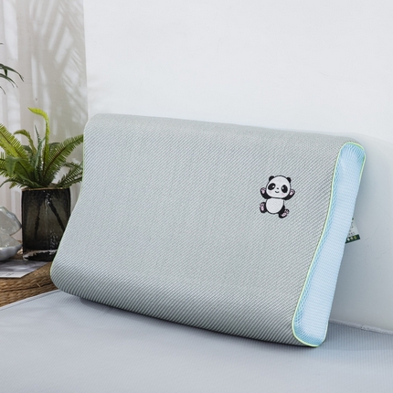 91家纺网 家纺一手货源 找家纺 大黄蜂家居家纺 2025新款艾草冰滕乳胶枕套含芯 小熊猫绿