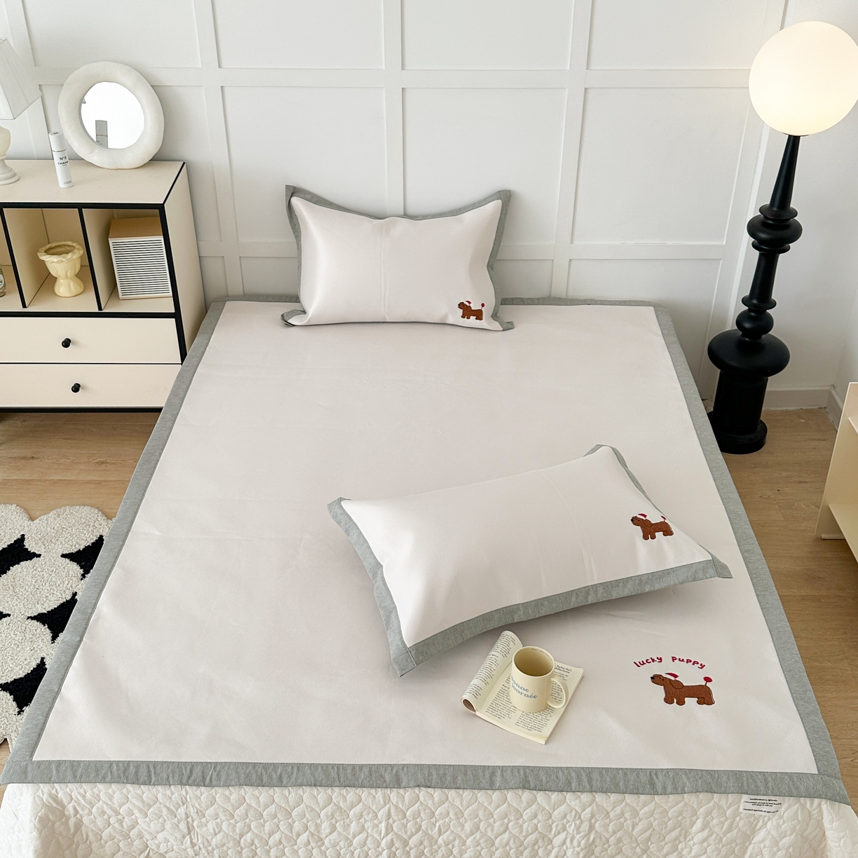 91家纺网 家纺一手货源 找家纺 昔可家纺 2024新款纯色绣花冰丝席平席款 幸运狗狗