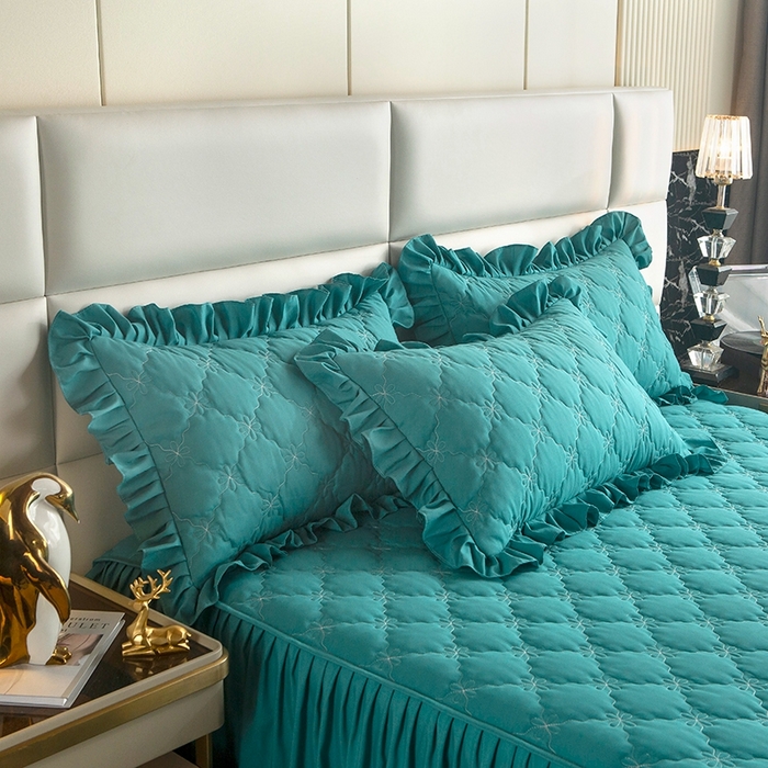 91家纺网 家纺一手货源 找家纺 忘忧草 2024新款亲肤磨毛夹棉床裙 佳人-祖母绿