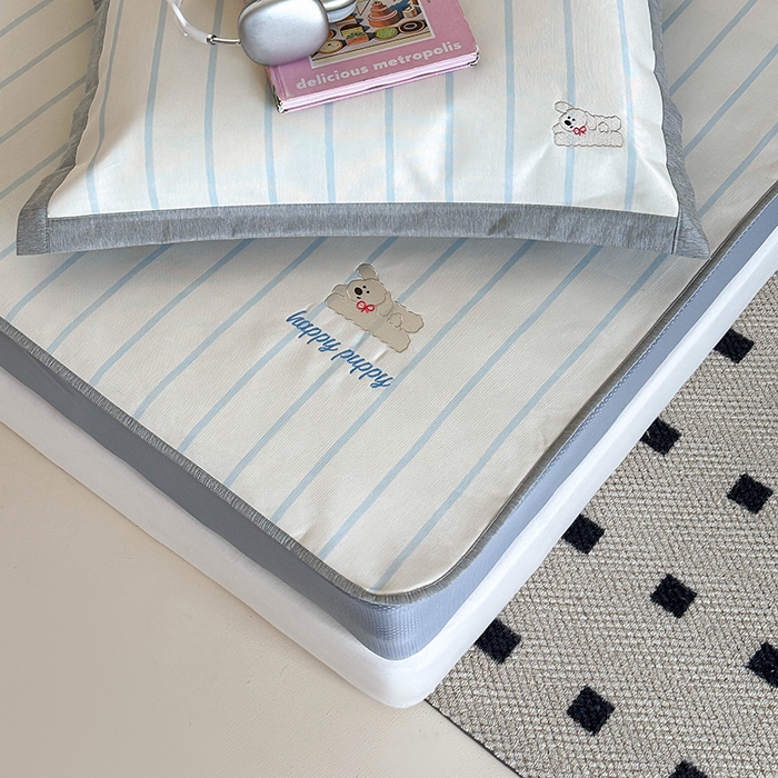 91家纺网 家纺一手货源 找家纺 昔可家纺 2024新款数码印花刺绣床笠款冰丝席 开心蝴蝶结狗