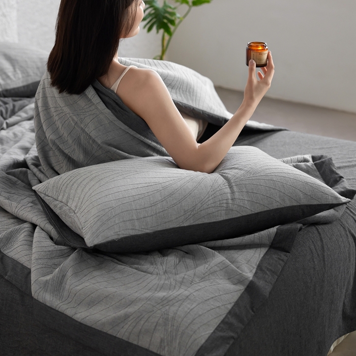 91家纺网 家纺一手货源 找家纺 2024新款色织双层纱提花波浪三系列夏被及夏被四件套--乱纹波浪 乱纹-深灰