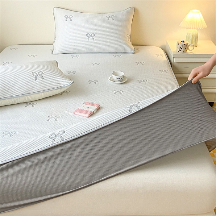 91家纺网 家纺一手货源 找家纺 吉象家纺 2024新款凉豆豆凉感软席凉席 灰色蝴蝶结