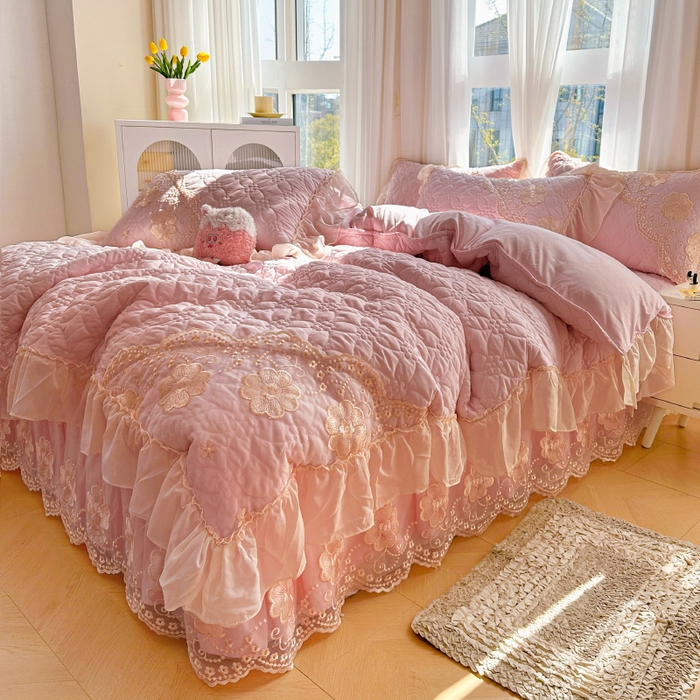 91家纺网 家纺一手货源 找家纺 罗艺轩 2024新款公主风水洗棉夹棉床裙款四件套-浪漫满屋床 浪漫满屋-豆沙