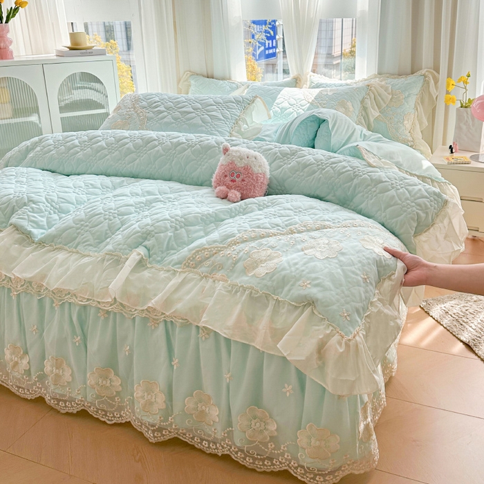 91家纺网 家纺一手货源 找家纺 罗艺轩 2024新款公主风水洗棉夹棉床裙款四件套-浪漫满屋床 浪漫满屋-海盐蓝