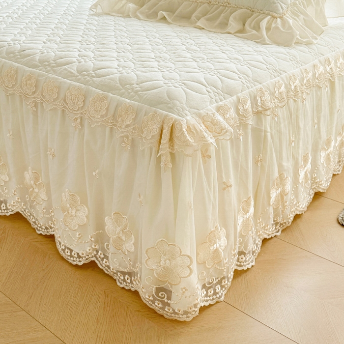 91家纺网 家纺一手货源 找家纺 罗艺轩 2024新款公主风水洗棉夹棉床裙款四件套-浪漫满屋床 浪漫满屋-牛乳白