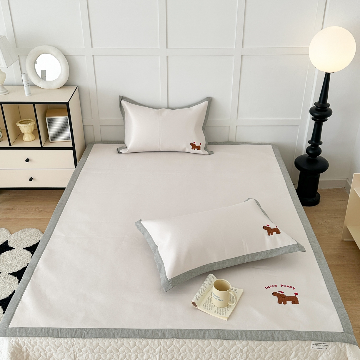 91家纺网 家纺一手货源 找家纺 昔可家纺 2024新款纯色绣花冰丝席平席款 幸运狗狗