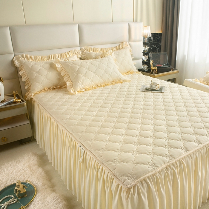 91家纺网 家纺一手货源 找家纺 忘忧草 2024新款亲肤磨毛夹棉床裙 佳人-浅米黄