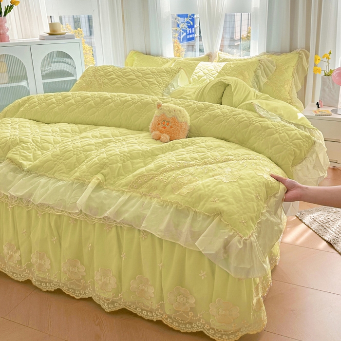 91家纺网 家纺一手货源 找家纺 罗艺轩 2024新款公主风水洗棉夹棉床裙款四件套-浪漫满屋床 浪漫满屋-元气绿