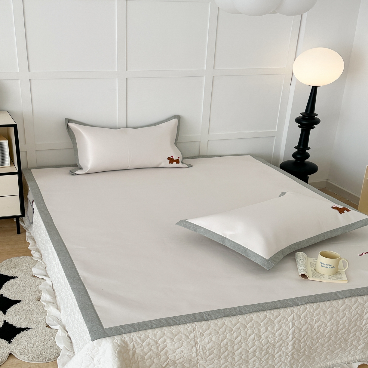 91家纺网 家纺一手货源 找家纺 昔可家纺 2024新款纯色绣花冰丝席平席款 幸运狗狗