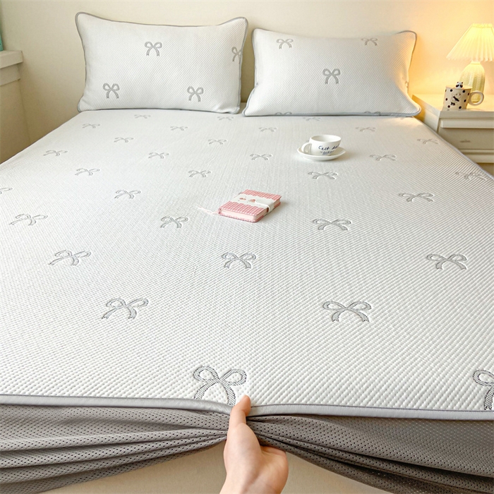 91家纺网 家纺一手货源 找家纺 吉象家纺 2024新款凉豆豆凉感软席凉席 灰色蝴蝶结