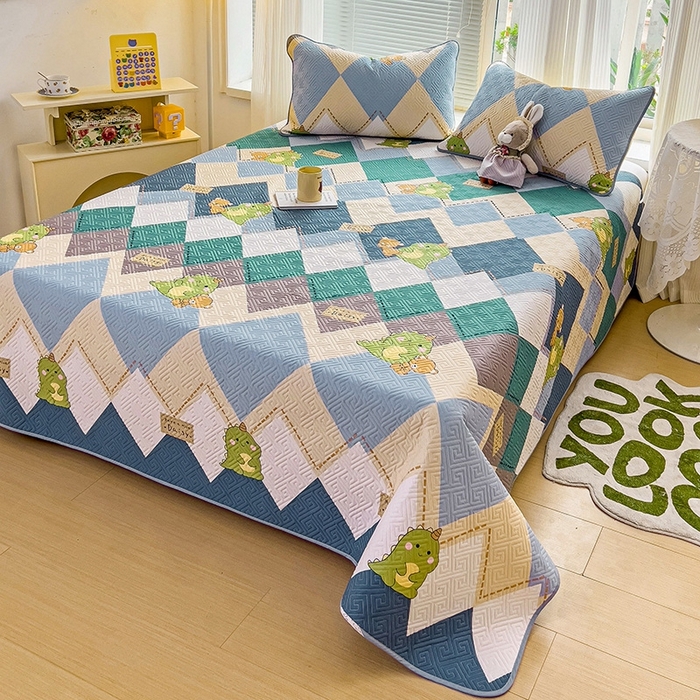 91家纺网 家纺一手货源 找家纺 羽爱家纺 2025新款A类双面全棉印花床盖套件 菱形恐龙