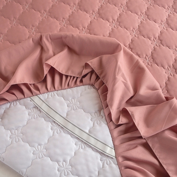 91家纺网 家纺一手货源 找家纺 忘忧草 2024新款亲肤磨毛夹棉床裙 佳人-豆沙红