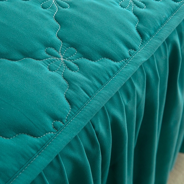 91家纺网 家纺一手货源 找家纺 忘忧草 2024新款亲肤磨毛夹棉床裙 佳人-祖母绿