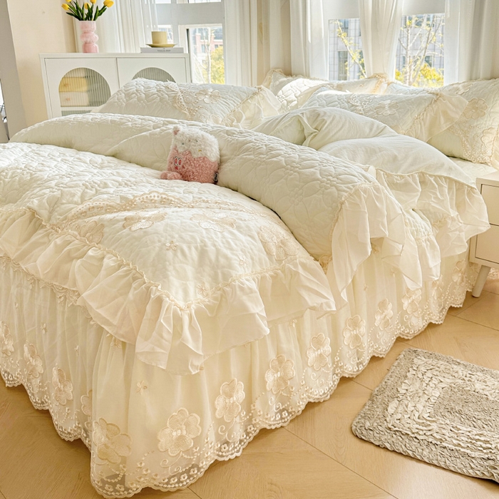 91家纺网 家纺一手货源 找家纺 罗艺轩 2024新款公主风水洗棉夹棉床裙款四件套-浪漫满屋床 浪漫满屋-牛乳白