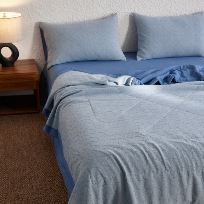 91家纺网 家纺一手货源 找家纺 （总）安莱生活 2024色织双层纱提花波浪三系列夏被及夏被四件套--斜纹波兰