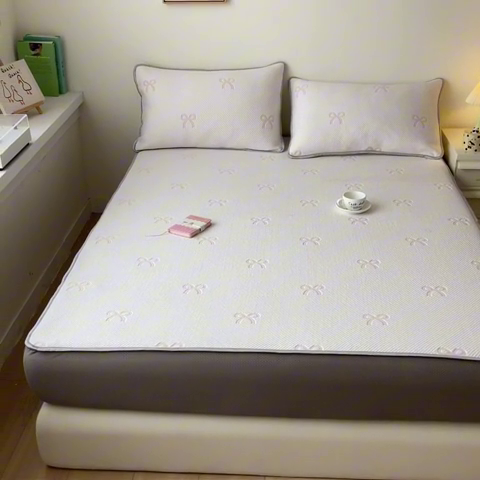 91家纺网 家纺一手货源 找家纺 吉象家纺 2024新款凉豆豆凉感软席凉席 灰色蝴蝶结