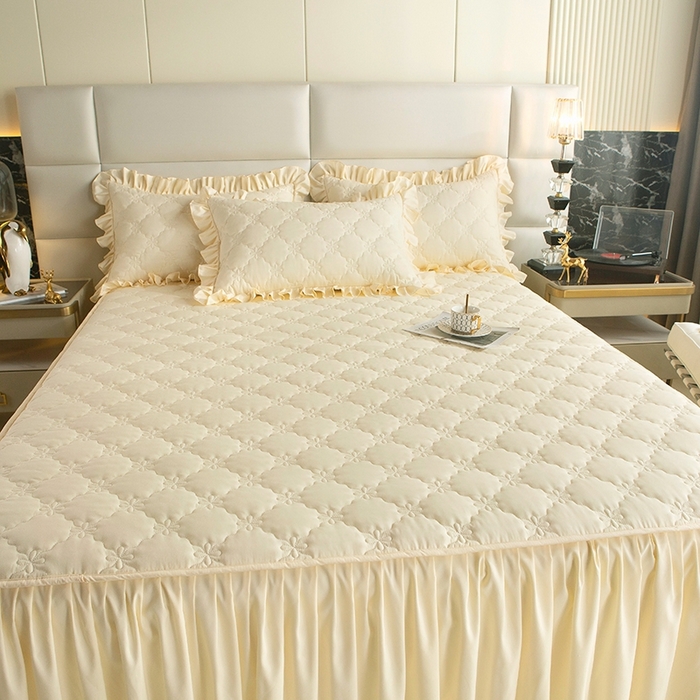 91家纺网 家纺一手货源 找家纺 忘忧草 2024新款亲肤磨毛夹棉床裙 佳人-浅米黄