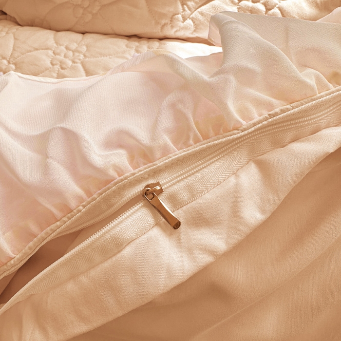 91家纺网 家纺一手货源 找家纺 罗艺轩 2024新款公主风水洗棉夹棉床裙款四件套-浪漫满屋床 浪漫满屋-香槟