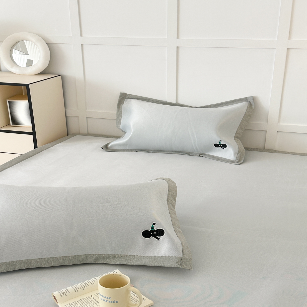 91家纺网 家纺一手货源 找家纺 昔可家纺 2024新款纯色绣花冰丝席平席款 派对小象