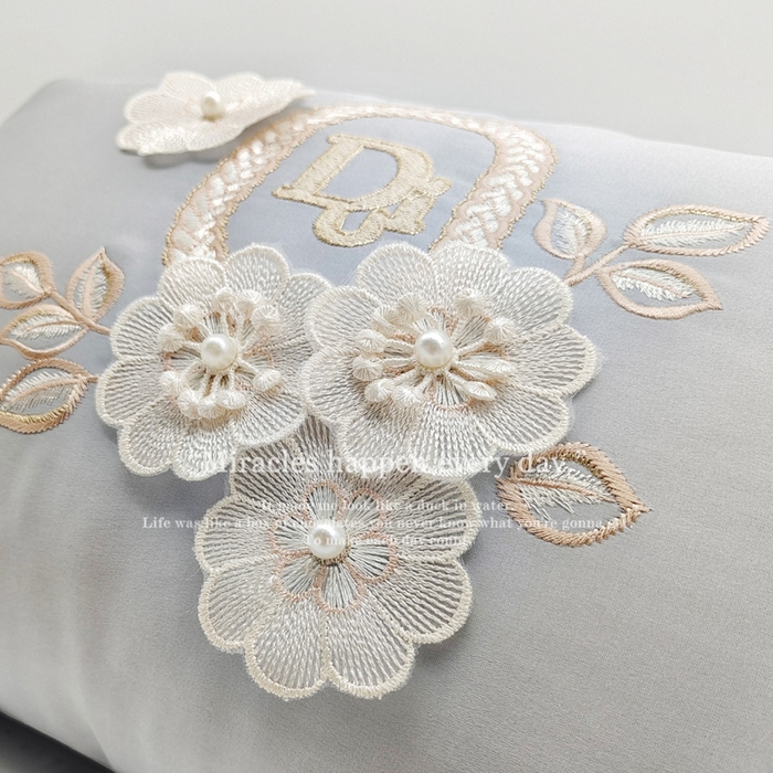 91家纺网 家纺一手货源 找家纺 （总）澜屿 24款禅丝高精密珍珠花朵小腰枕