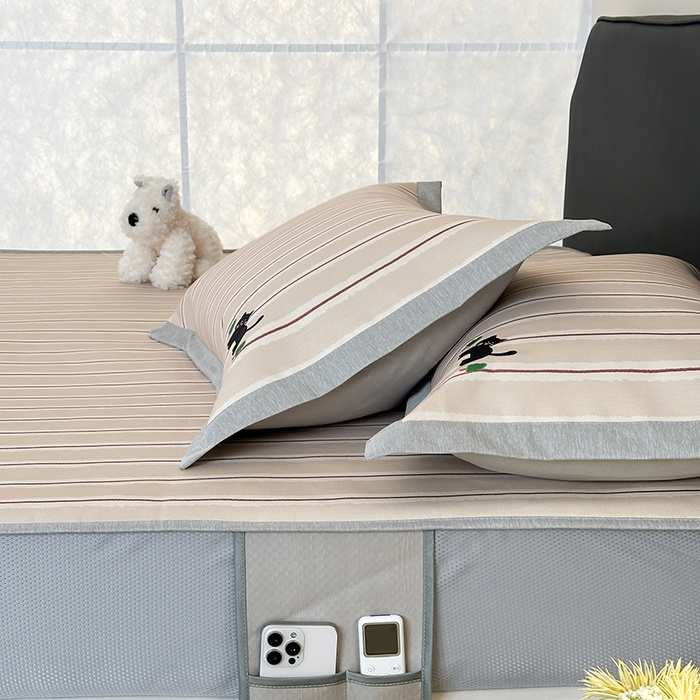 91家纺网 家纺一手货源 找家纺 昔可家纺 2024新款数码印花刺绣床笠款冰丝席 条纹猫咪