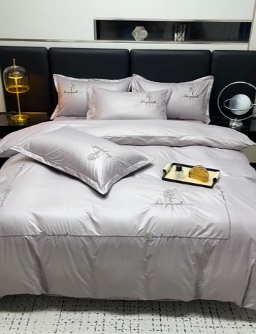 91家纺网 家纺一手货源 找家纺 宜家坊 2024春夏新品水洗天丝棉轻奢刺绣四件套水洗真丝冰丝-芸伊 灰