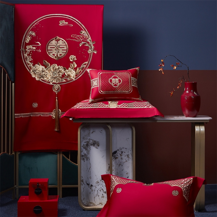 91家纺网 家纺一手货源 找家纺 高大尚婚庆馆 2025新款60s长绒棉轻奢（床裙款）婚庆四件套 美满团圆（金）